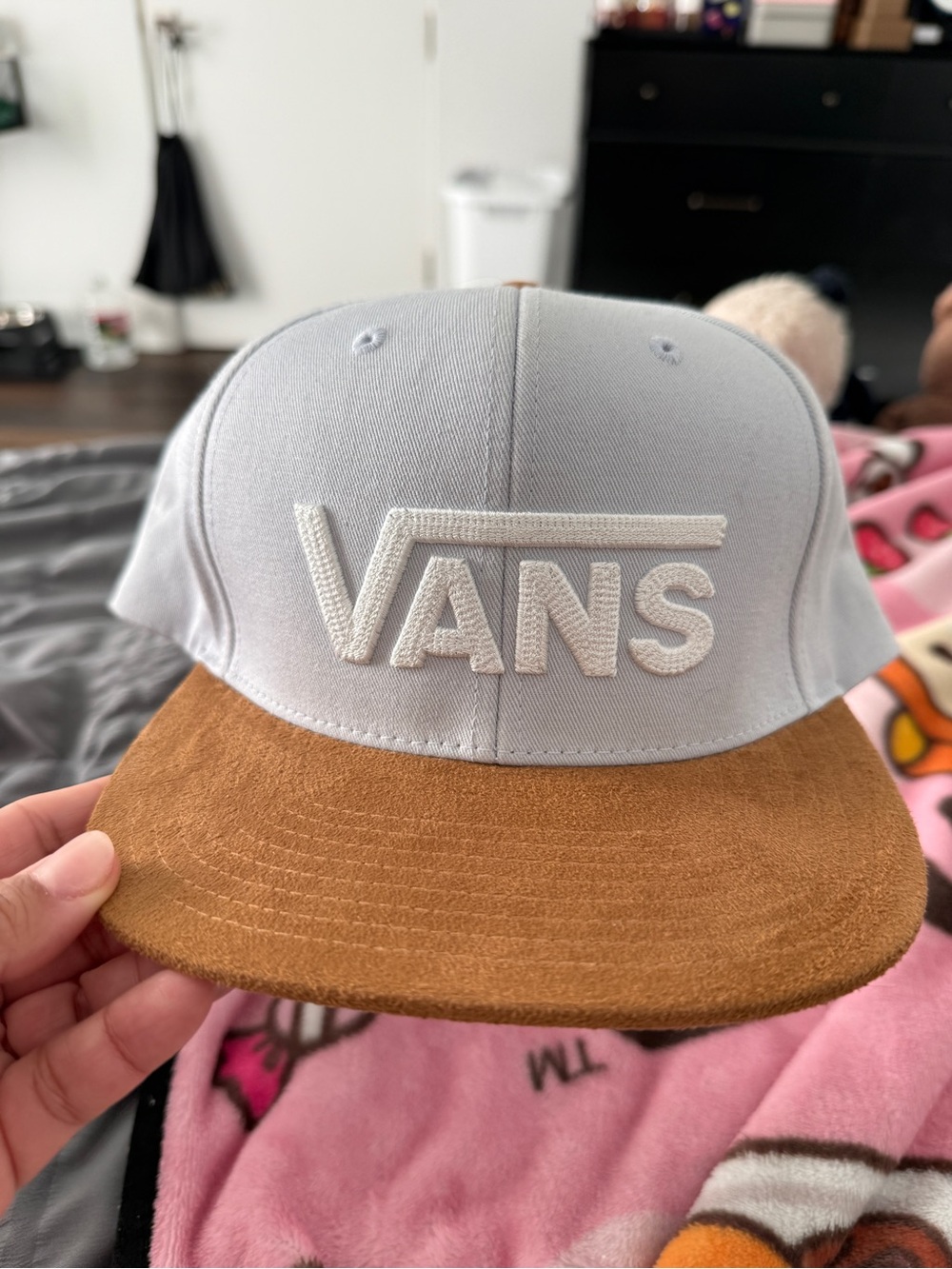 Vans Two-Tone Snapback Hat - Light Gray & Brown Suede Brim